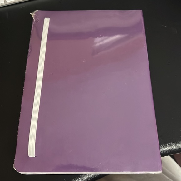 Purple undated planner - Picture 2 of 3